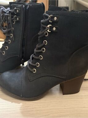Madden Girl Womens Navy Lace-Up Block Heel Ankle Boots